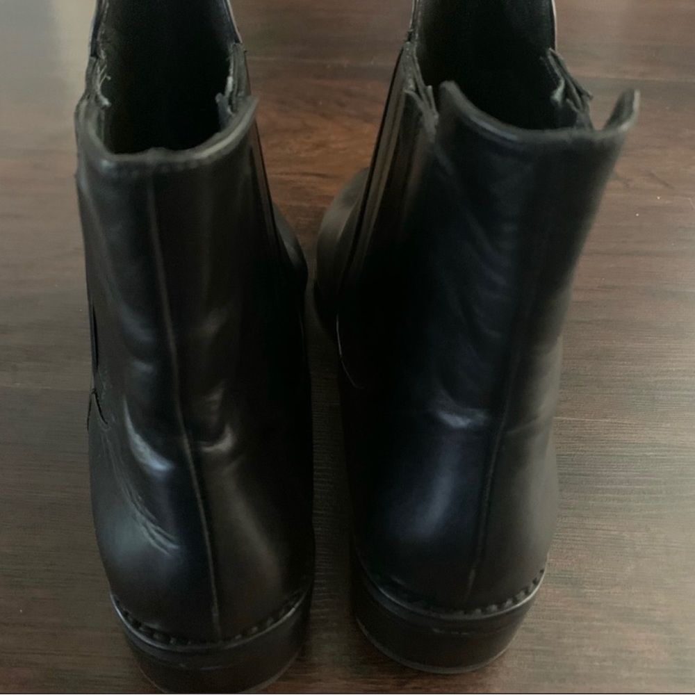 Stuart Weitzman Booties size 10